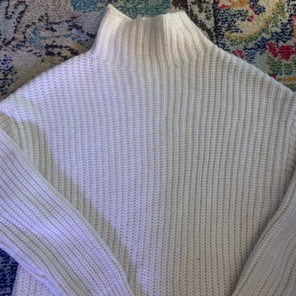 gap cream turtleneck